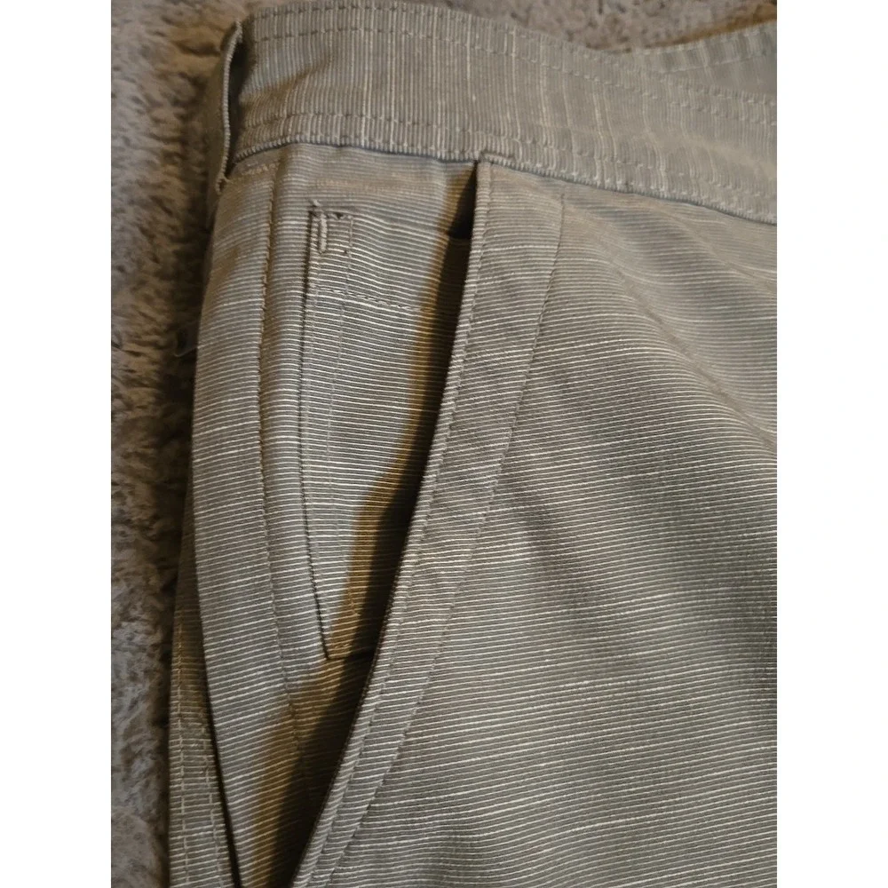 Weekender Casual Life Mens 42 Gray Golf Shorts Stretch Flat Front Performance